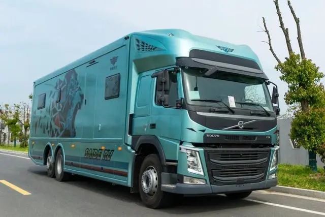 Volvo Heavy Truck Camper! Creare una lussuosa residenza su ruote